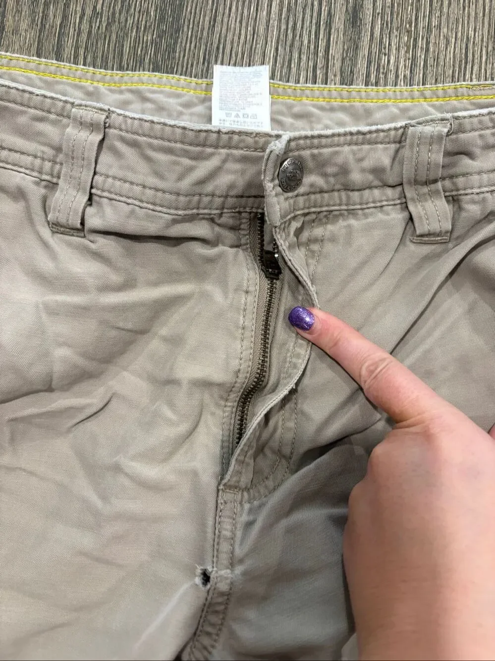 The North Face Mens Cargo Shorts Mid Rise Multiple Pockets Cotton Beige Size 32